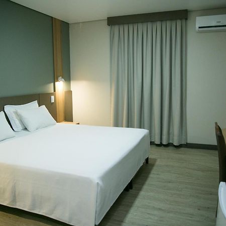 Bello Hotel Толедо Экстерьер фото